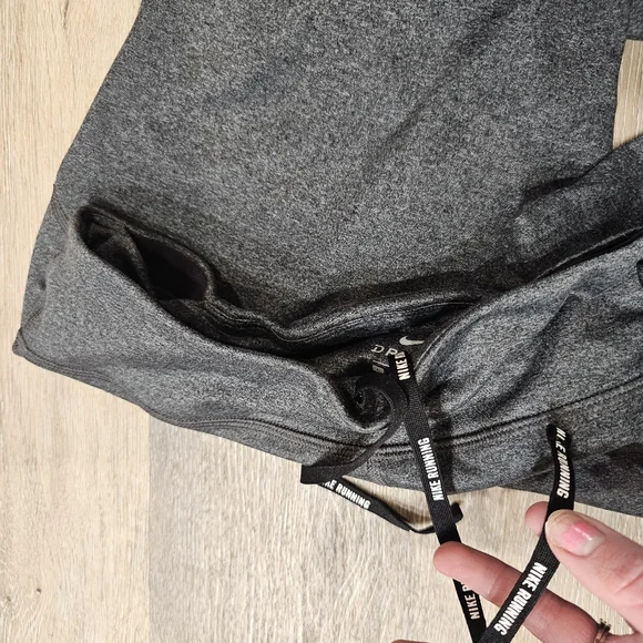 Like New Nike Capri Buttery Soft Leggings - Picture 10 of 13